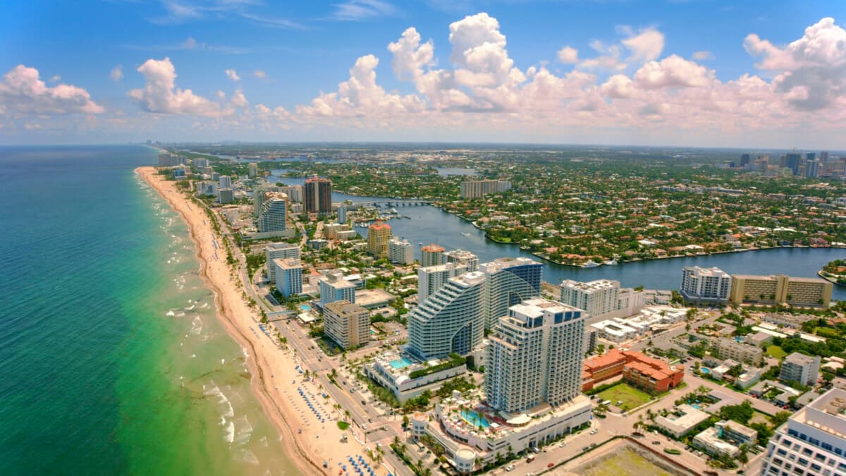 Air duct cleaning in Fort Lauderdale, FL